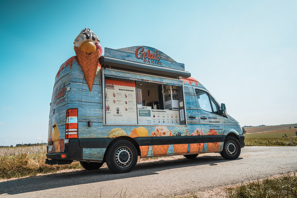 Außenansicht von Eiswagen Gelato Danini als Eiswagen mit Gelato-Angebot für Events