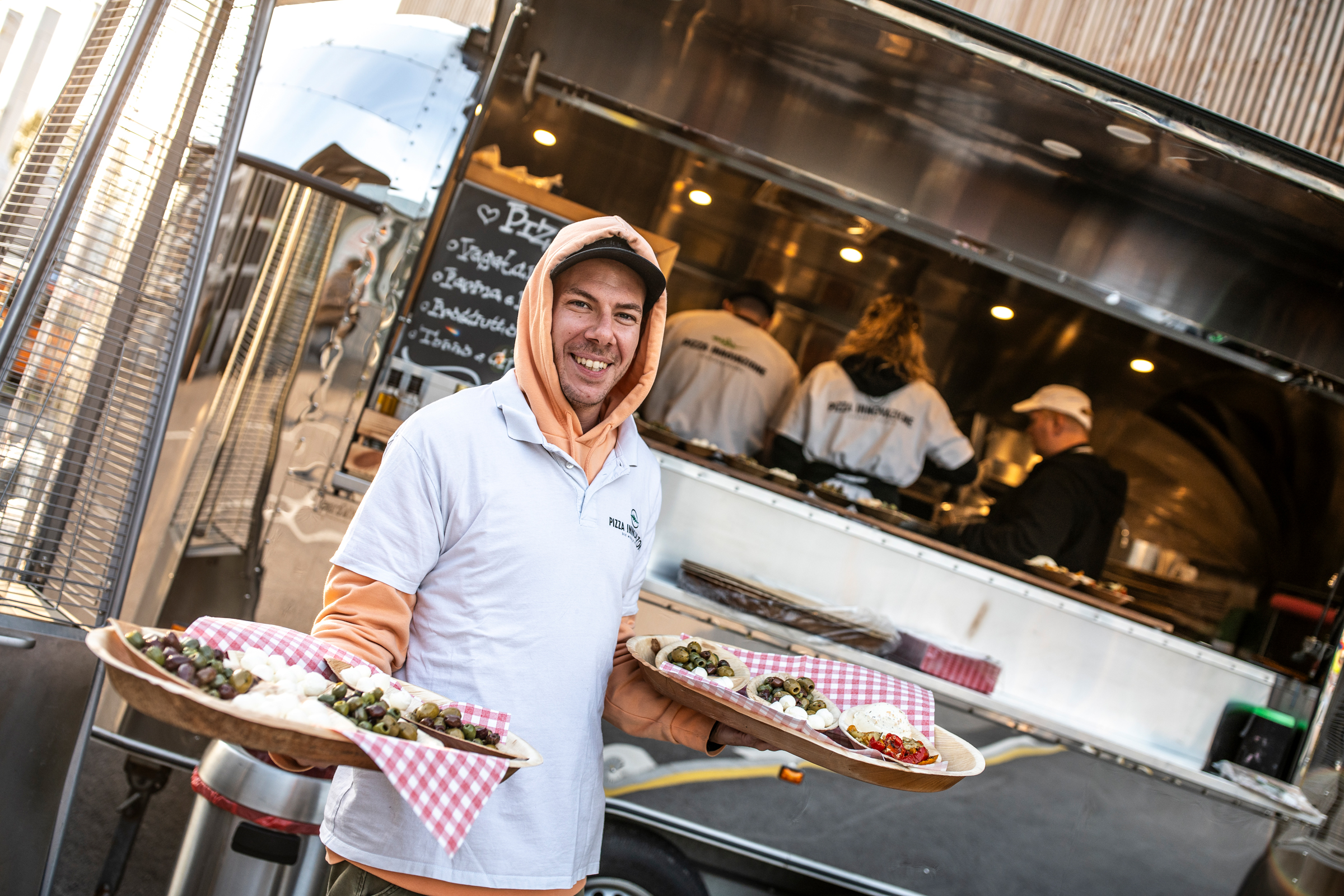 Außenansicht von Pizza Innovazione als Pizza-Foodtruck für Firmenfeiern und Events