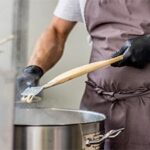 Ausgabe- und Servierbereich von Küchendampf für Event Catering