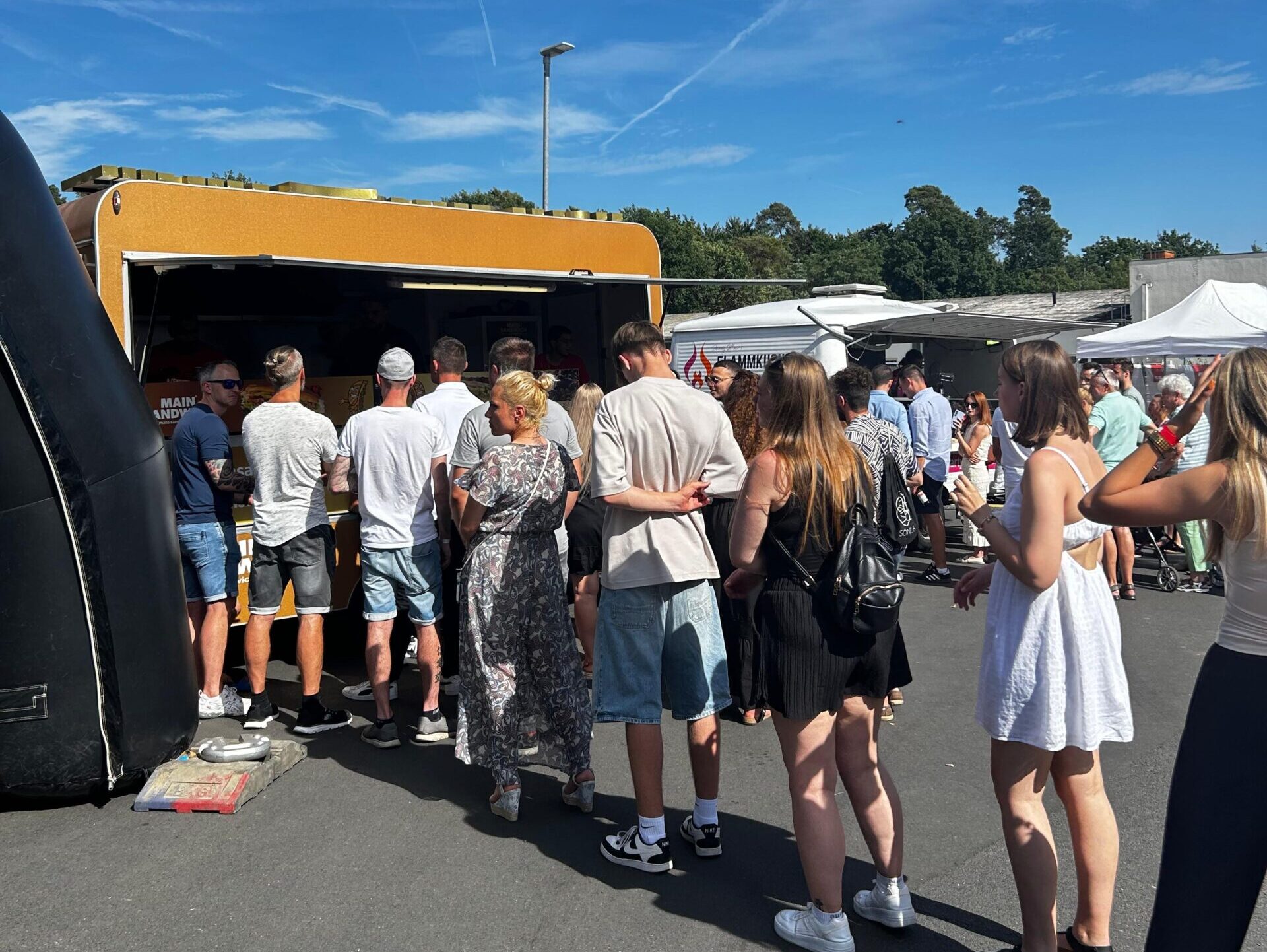 Bild von einem Foodtruck Festival